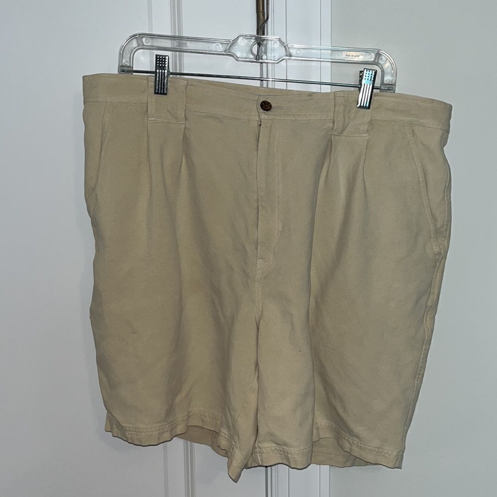 mens belted Tommy Bahama holiday relax 100% silk casual creme colored shorts 38